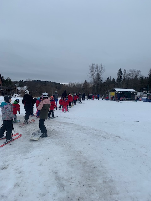 Ski Vorlage - Dévaler les pentes en famille