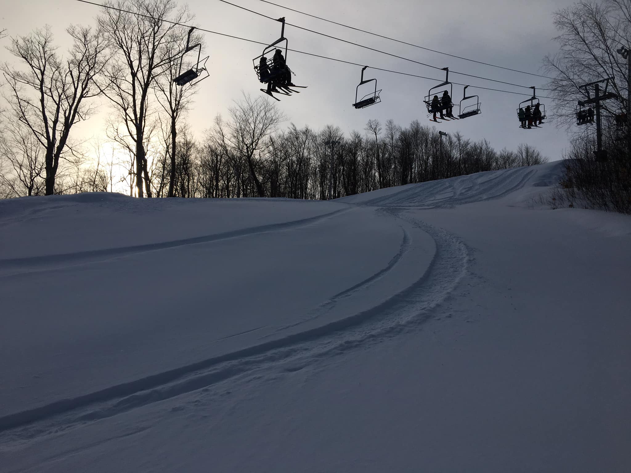 Sommet Morin Heights - Du ski de backside de la montagne