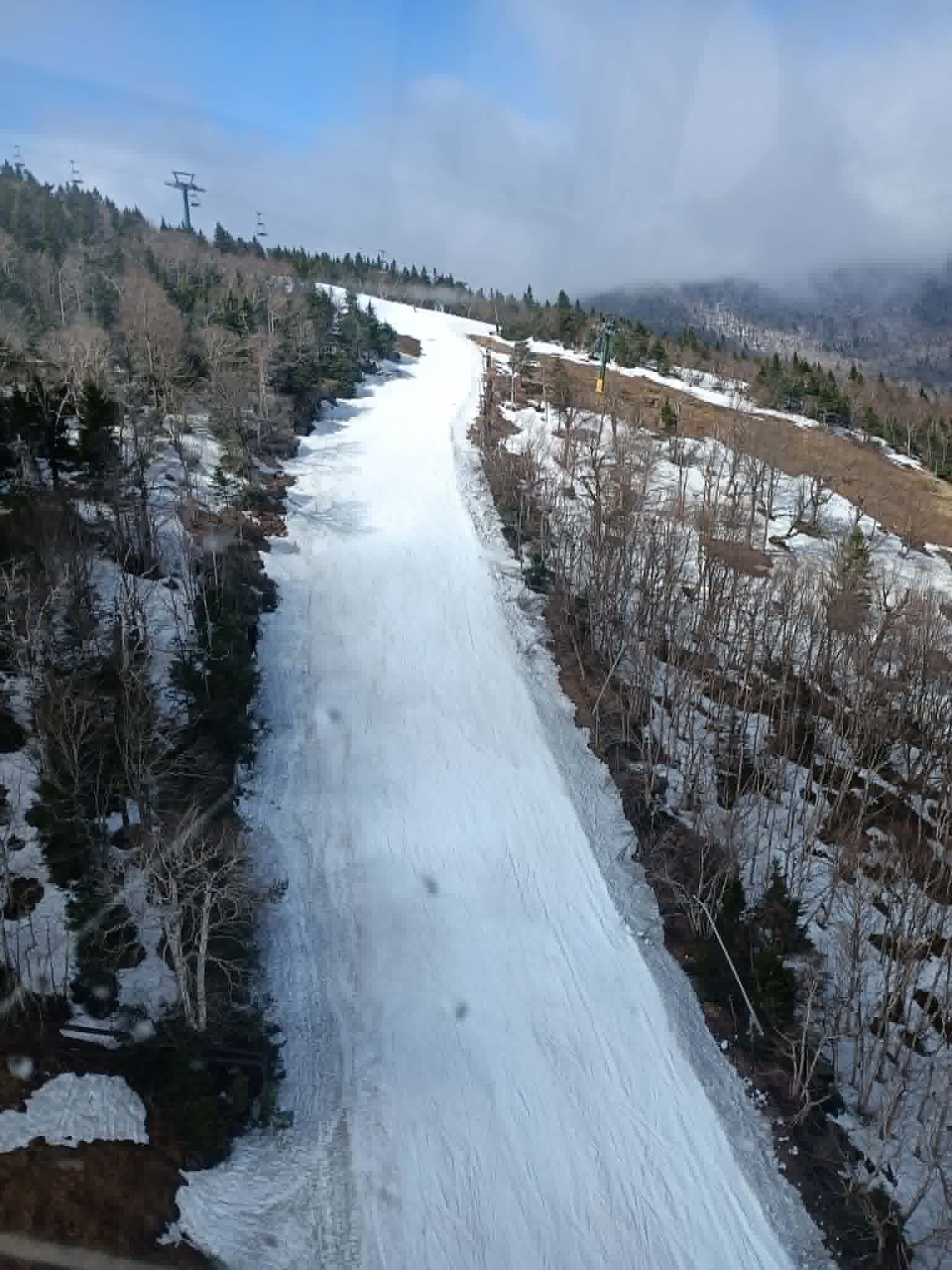 Jay Peak - Nous  profitons de chaque virage sous ce ciel bleu éclatant.