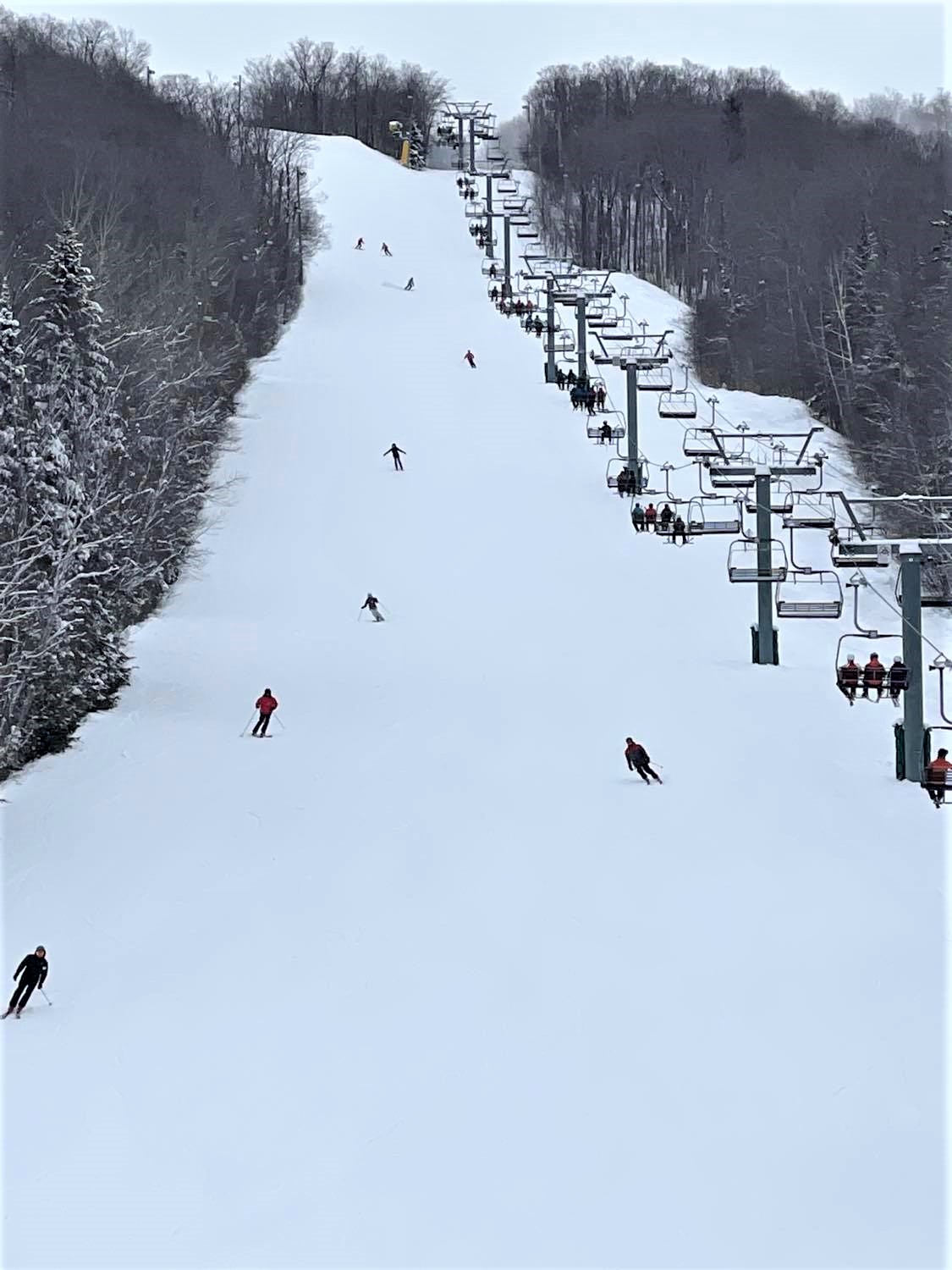Centre de ski Le Relais - Les cannons à neige en opérations