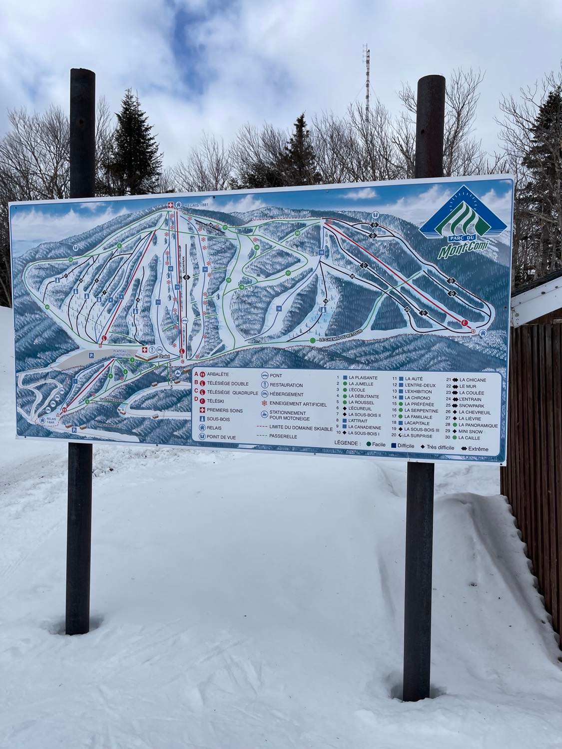 Parc du Mont-Comi - Belle journée de ski en famille