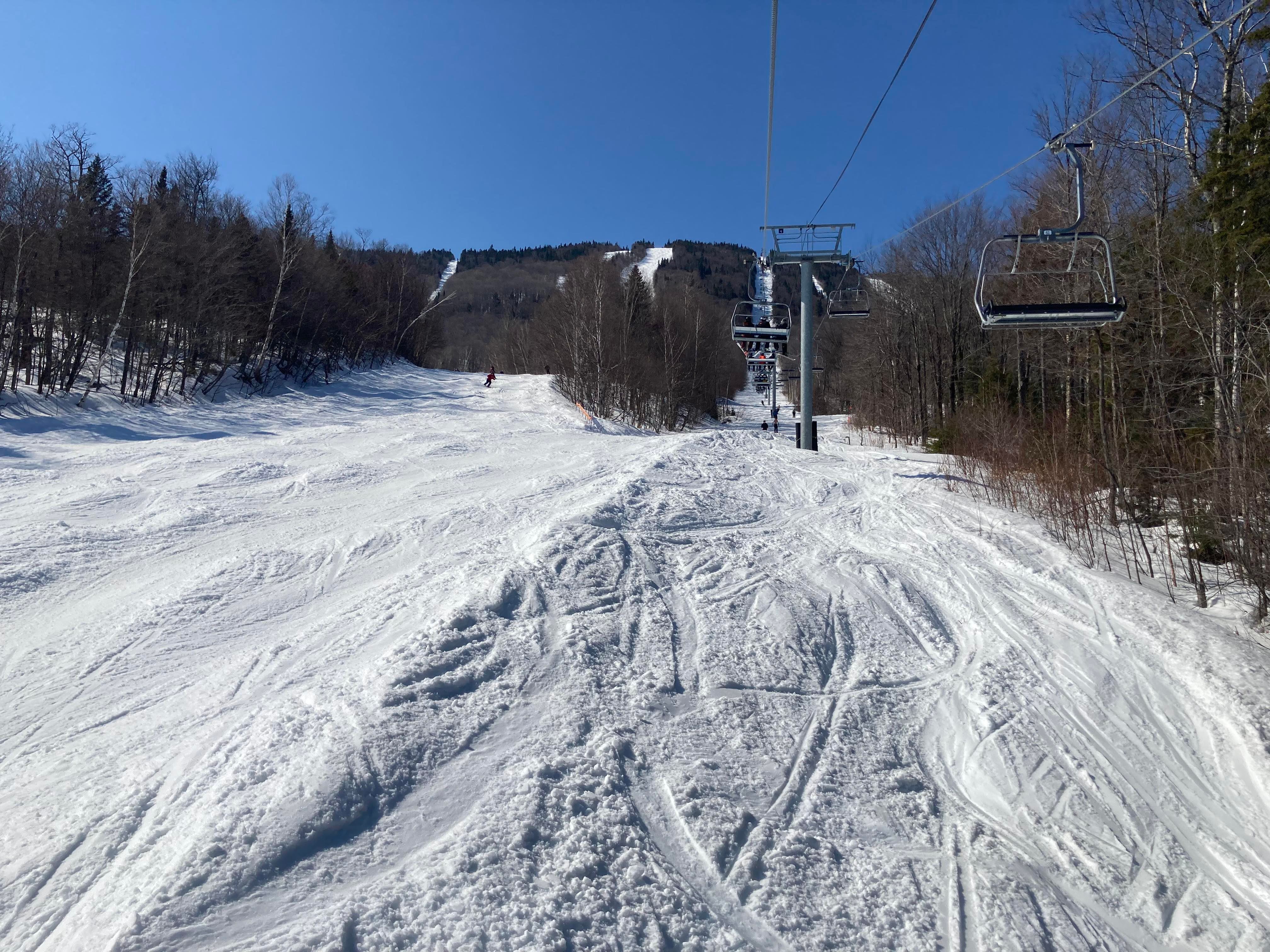 Mont-Sainte-Anne - Journée parfaite pour le ski de printemps