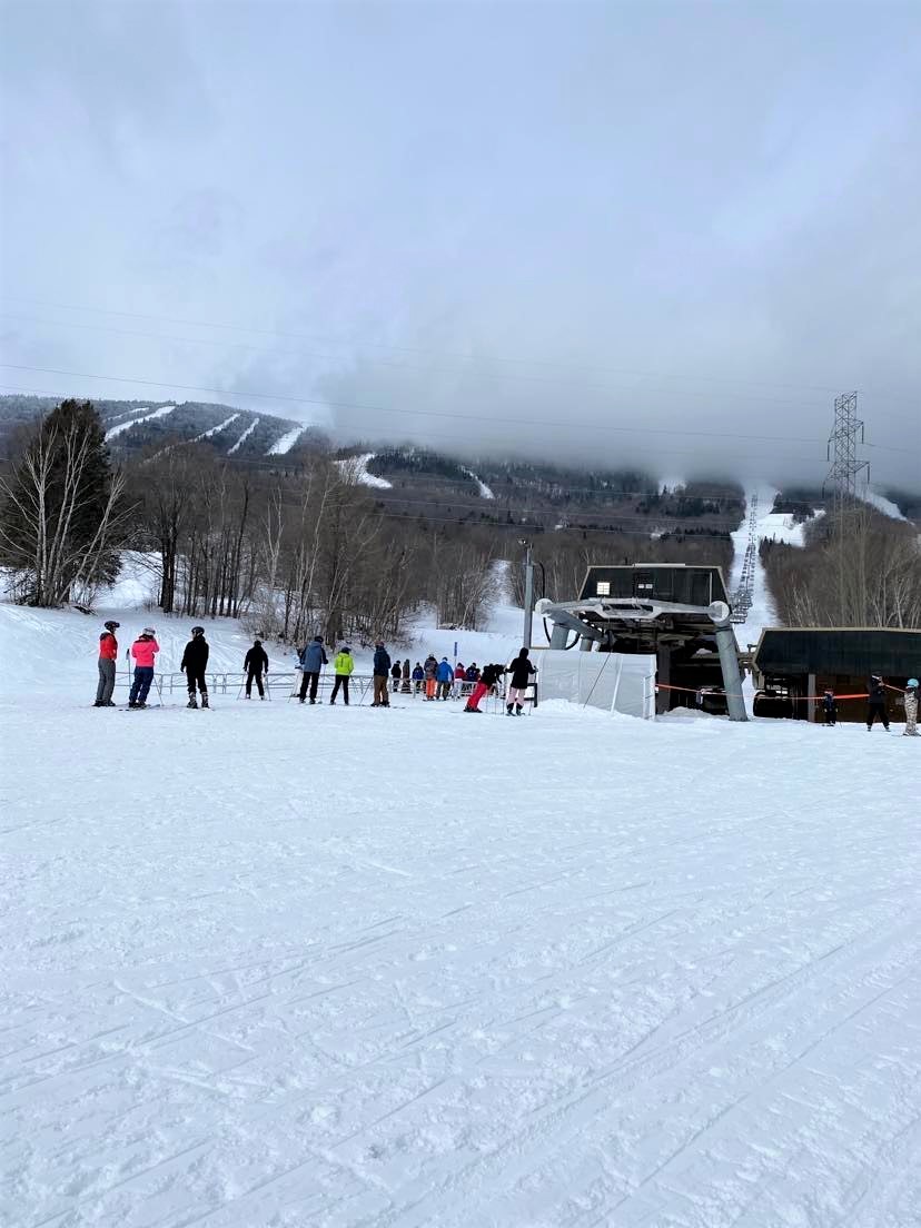 Mont Sainte-Anne - Le bon travail de équipe d'entretien
