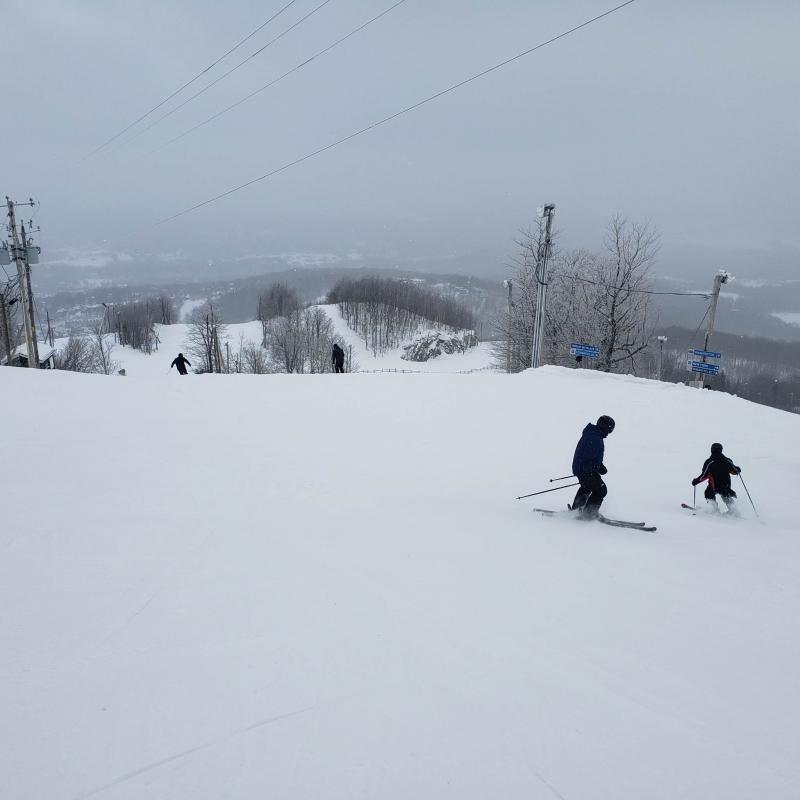 Bromont, montagne d'expériences - Belle journée et bonne conditions Bromont, montagne d'expériences - Belle journée et bonne conditions
