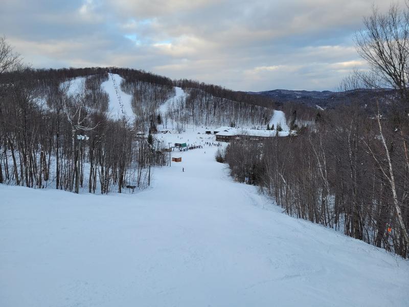 Sommet Morin Heights -Belle condition pour tous calibres de skieurs Sommet Morin Heights -Belle condition pour tous calibres de skieurs