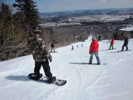 Le Parc du Mont-Comi,   l’une des dernières stations encore en opération au Québec!