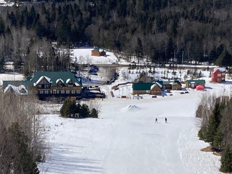 Station touristique Pin Rouge - Au sommet sur la Baie des Chaleurs 