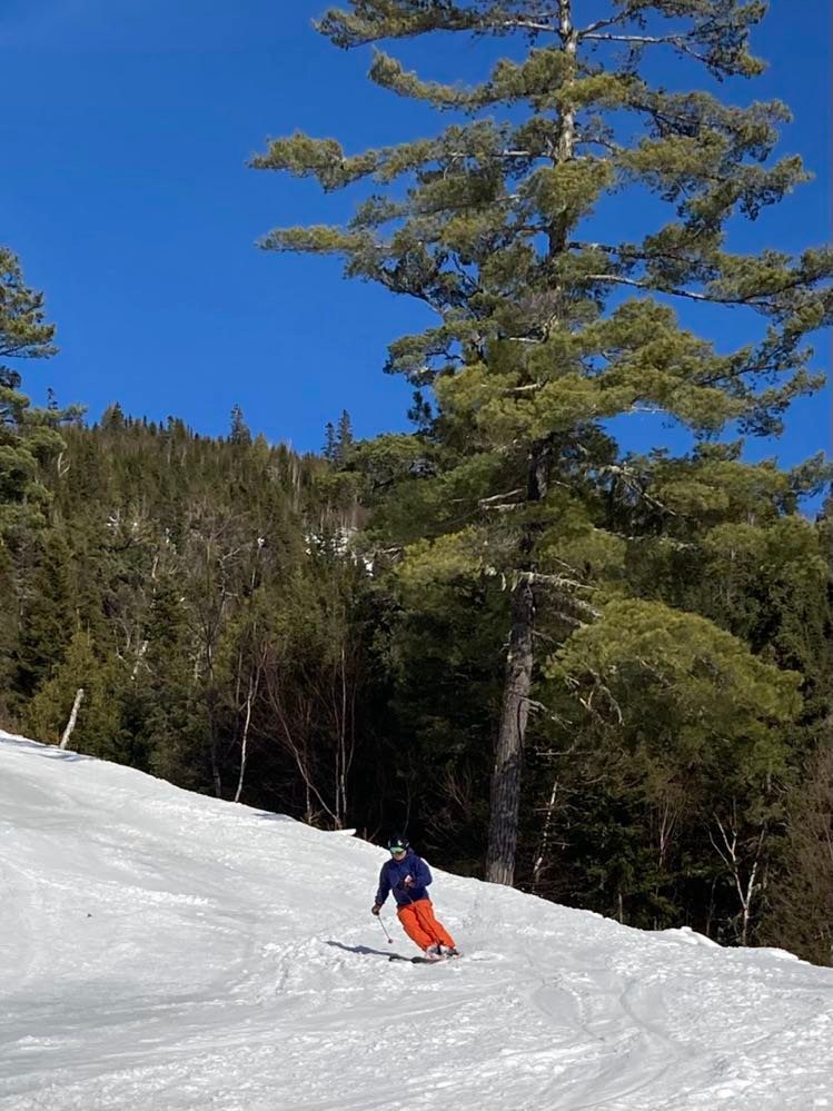 Station touristique Pin Rouge - Au sommet sur la Baie des Chaleurs 