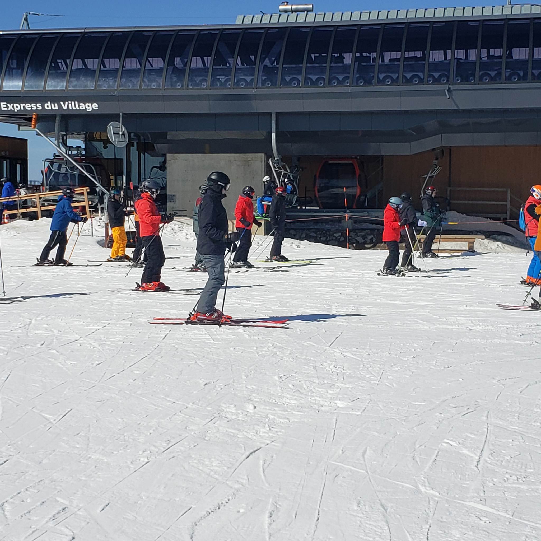 Bromont, montagne d'expériences - Beau ski de printemps - bonne météo
