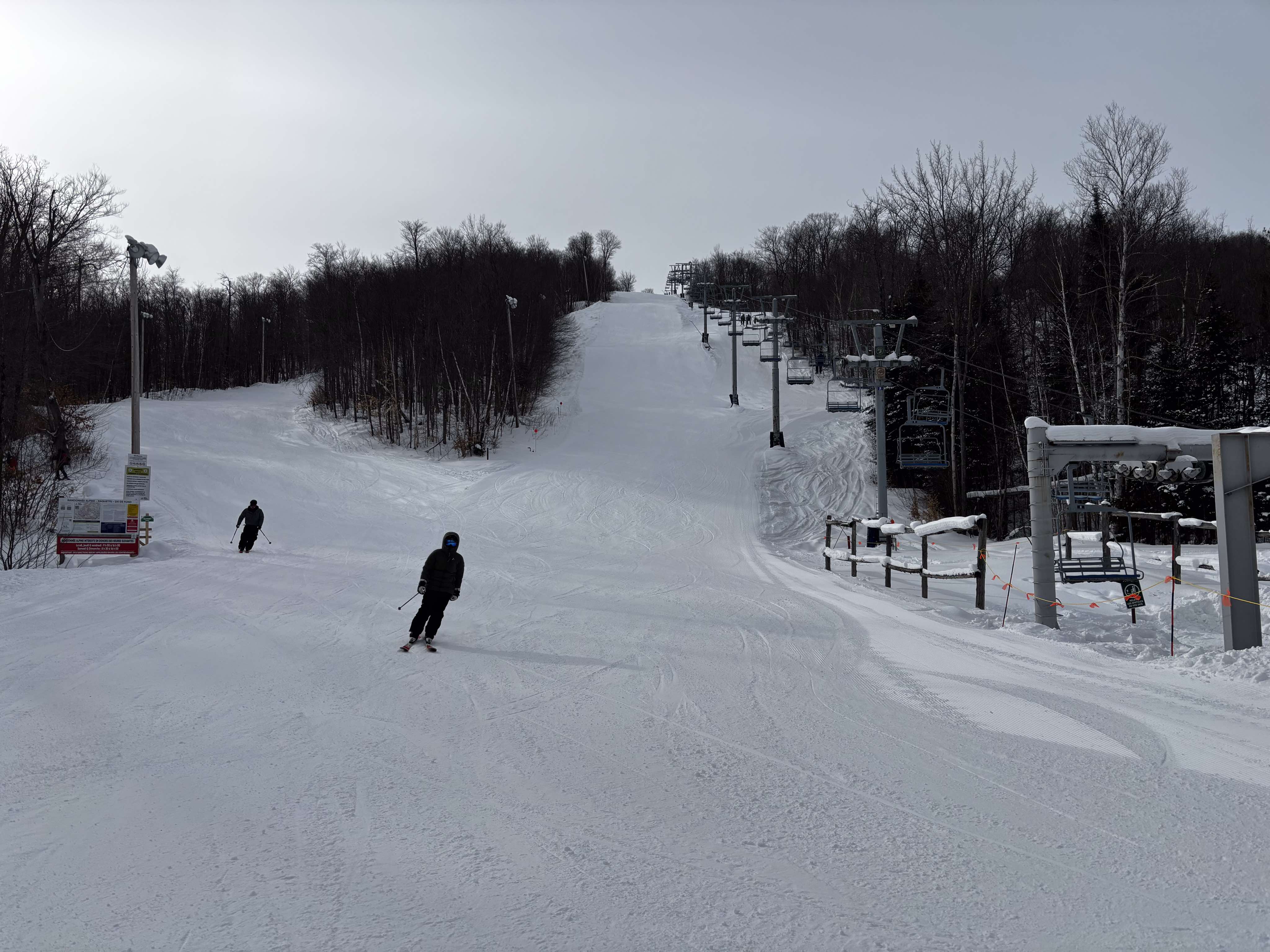 Sommet Morin Heights Dimanche 2 février 2025 De très belle conditions ainsi qu’une foule d’activités et de services vous attendent à Sommet Morin Heights.   Vous pouvez faire du ski de fond, de la raquette et aussi être hébergés dans des cabines en bois r