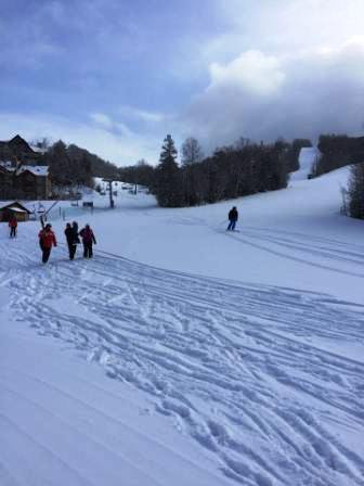 Sommet Olympia - Faire ses traces dans la poudreuse plusieurs descentes de suite,