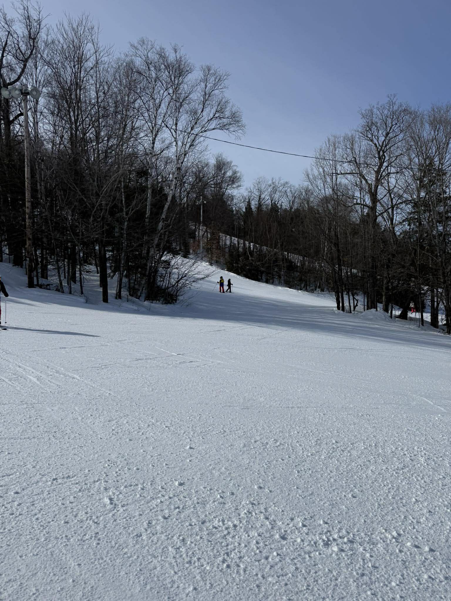 Sommet Sainte-Sauveur - On enchaîne les descentes avec plaisir. Sommet Sainte-Sauveur - On enchaîne les descentes avec plaisir.