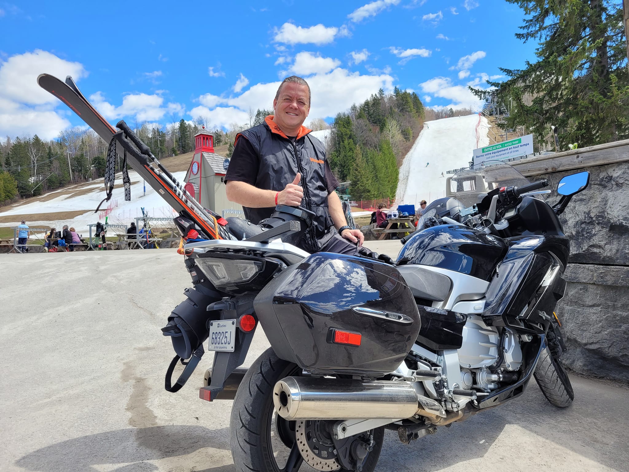 Sommet Saint-Sauveur - Du ski de printemps avec la famille et les amis