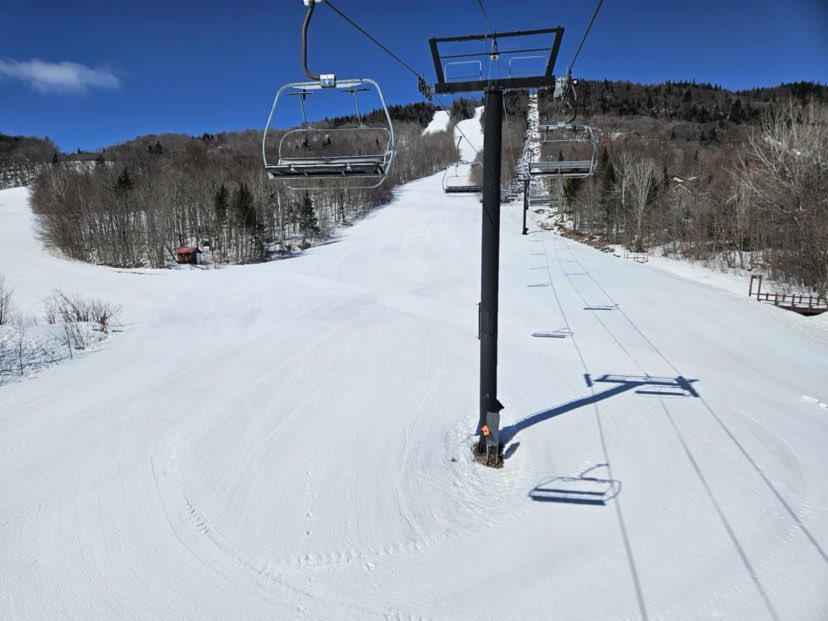 Station touristique Stoneham - L'ambiance de l'après ski au foyers.