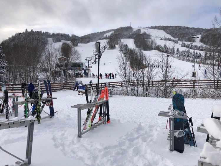 Station touristique Stoneham - Des opérations réduites et des grands vents en ce 26 décembre