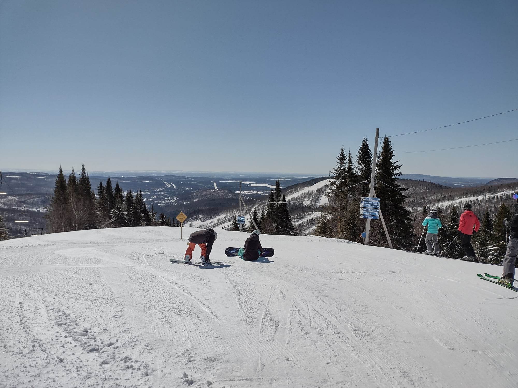 Station touristique Stoneham - Une neige granuleuse travaillée