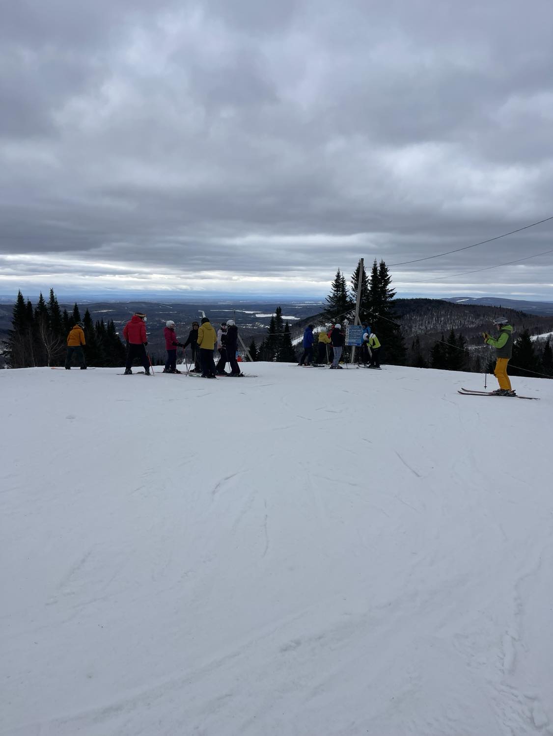 Station touristique Stoneham - Faible achalandage avant la fermeture.
