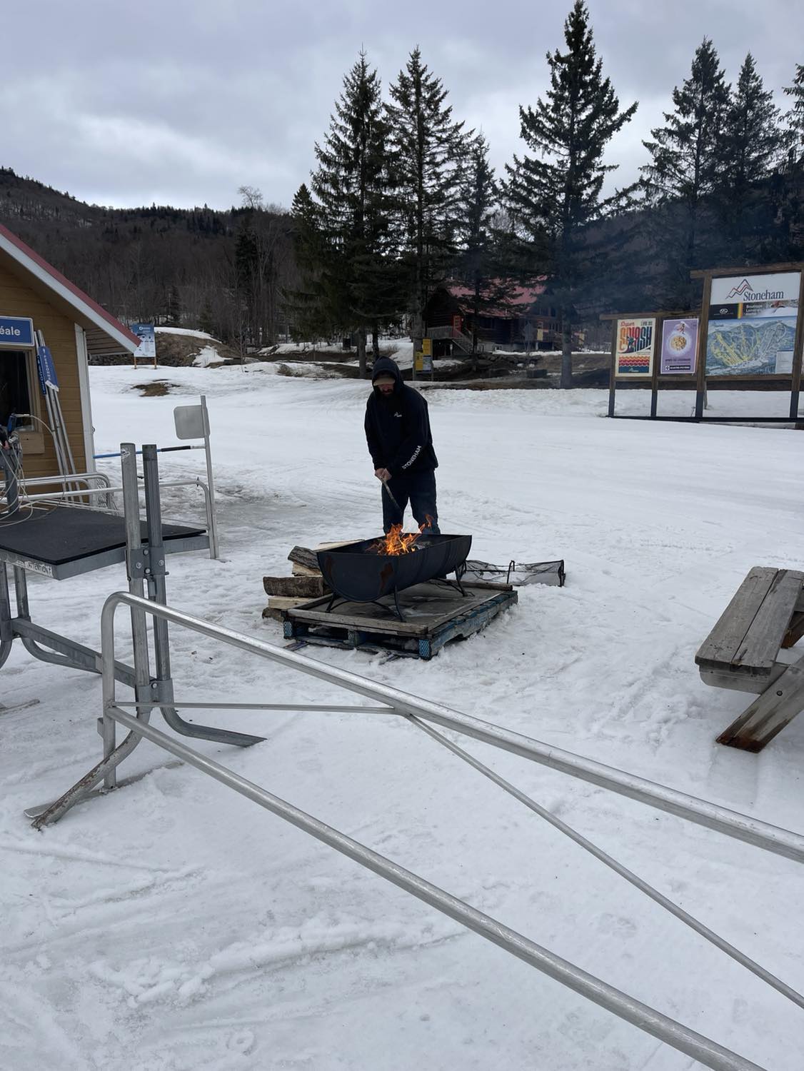 Station touristique Stoneham - Faible achalandage avant la fermeture.