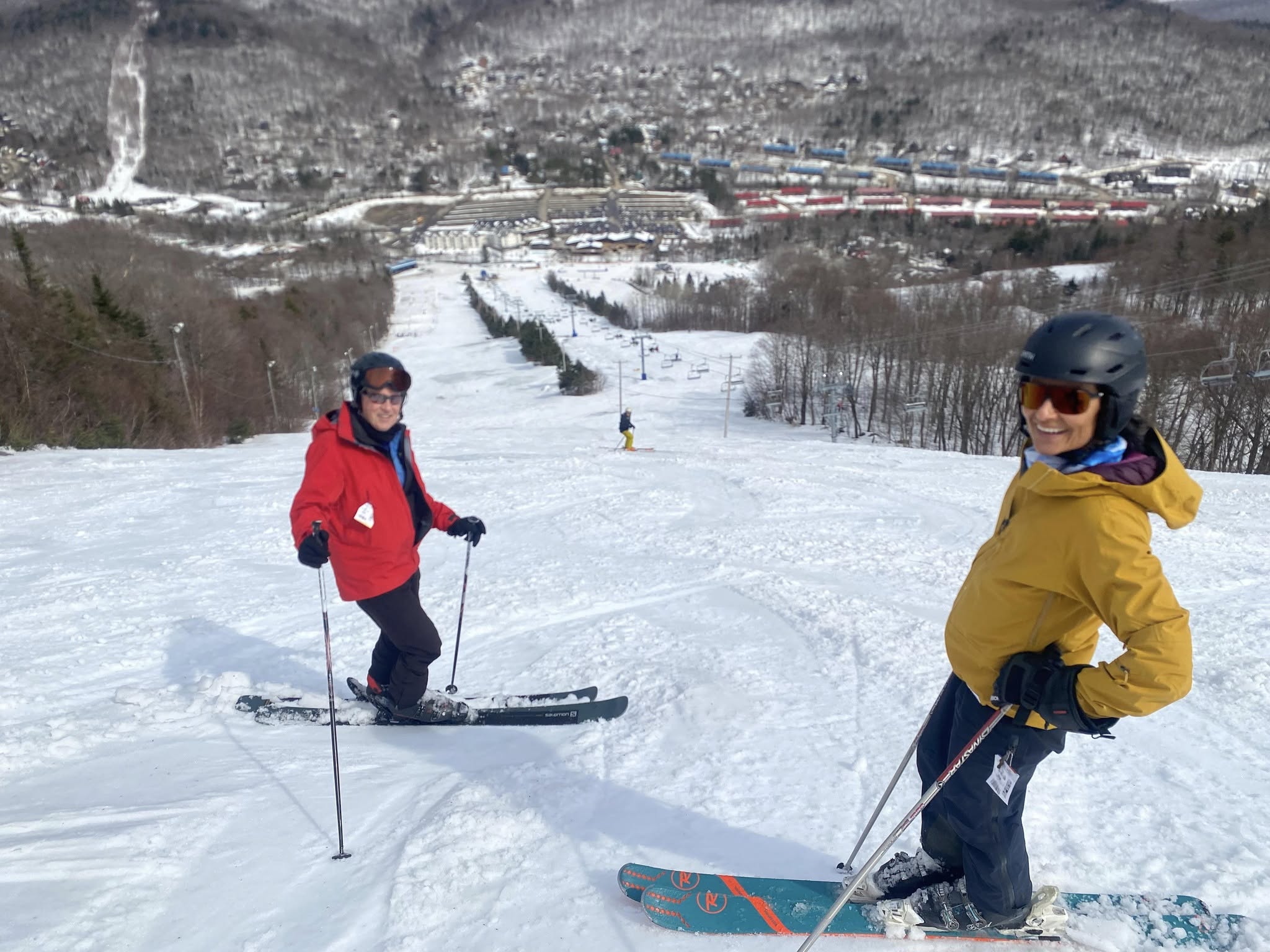 Station touristique Stoneham - Un terrasse face aux pentes pour relaxer