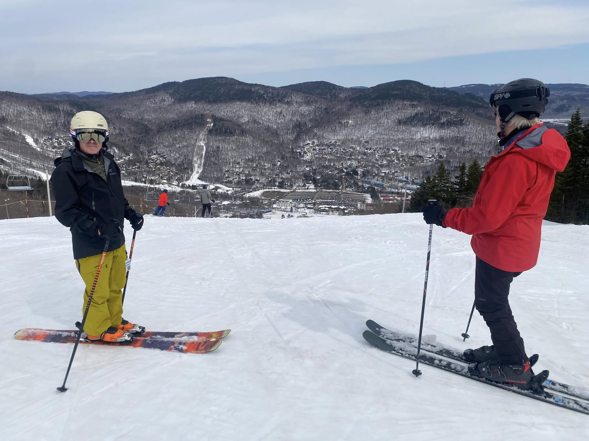 Station touristique Stoneham - Un terrasse face aux pentes pour relaxer