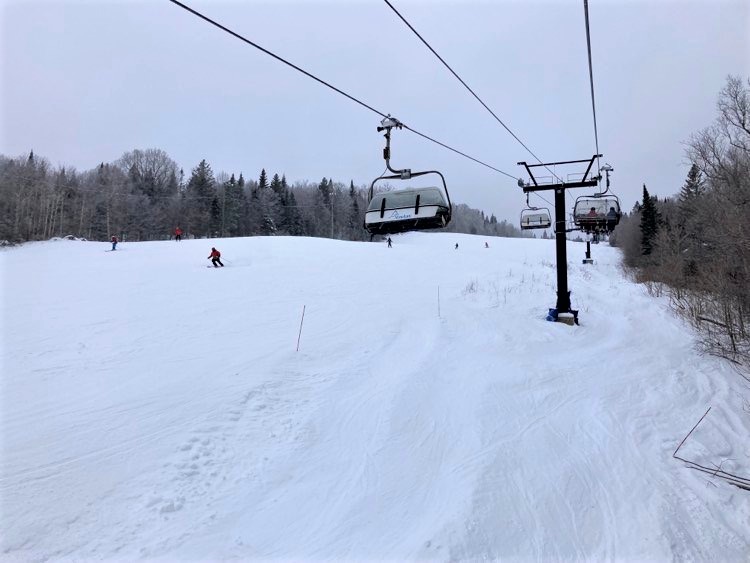 Station Touristique Stoneham -  l'ouverture graduelle avant la tempête