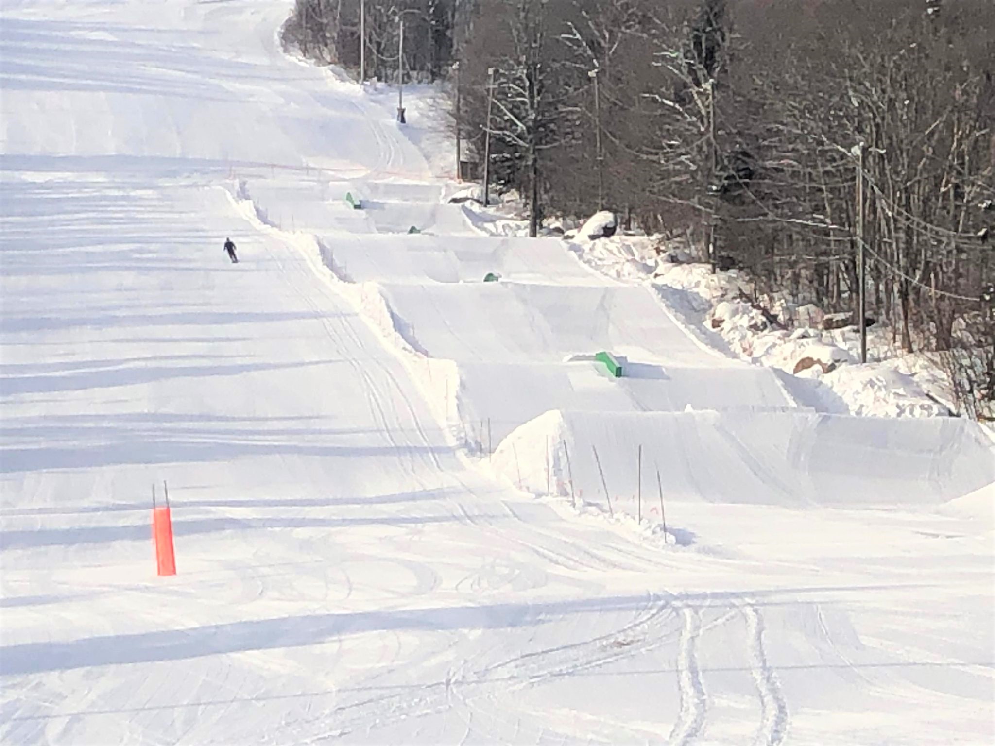 Station touristique Stoneham - Une glisse excellente et un soleil présent