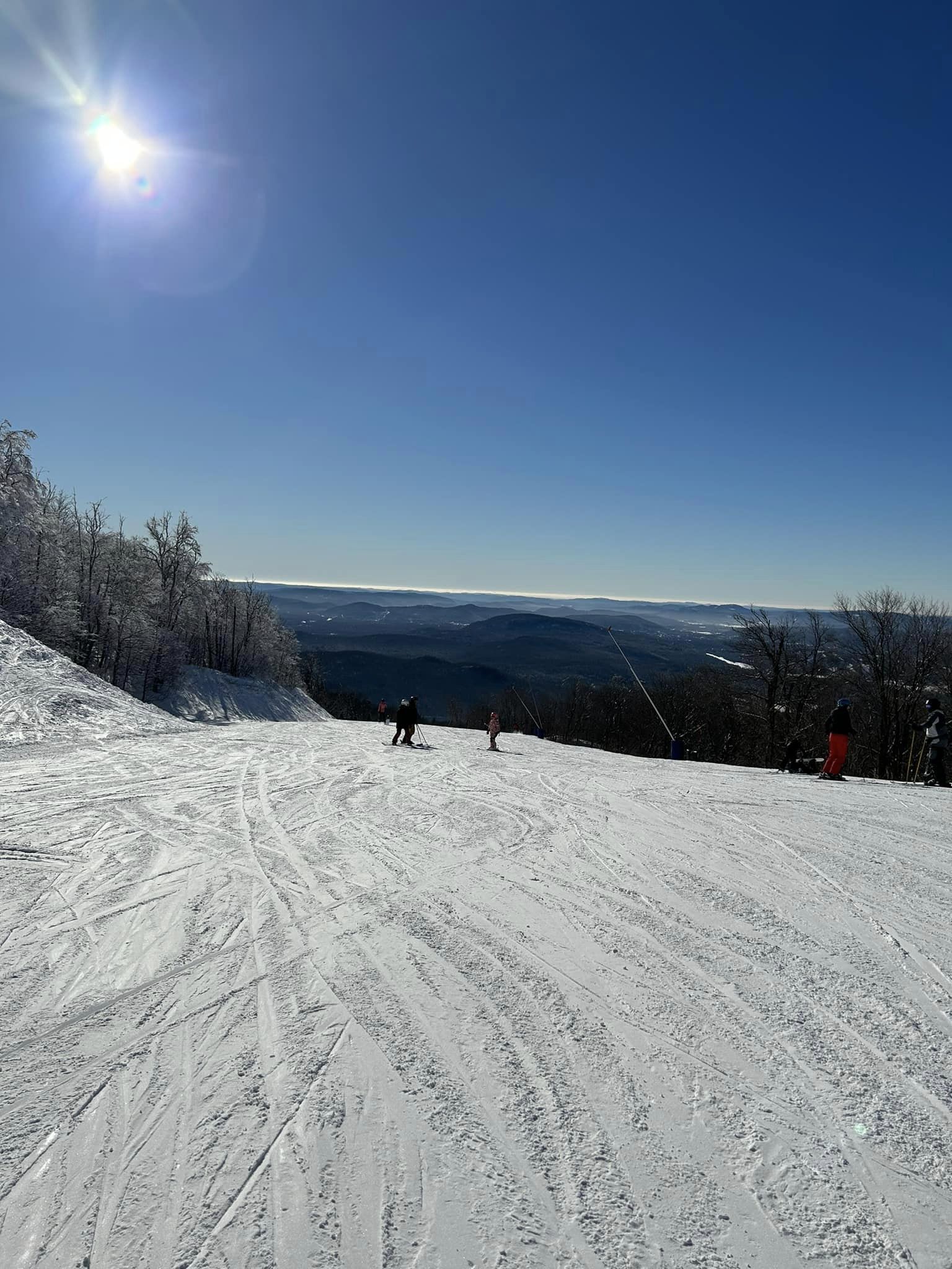 Mont Tremblant - Les skis fredonne sur les pentes