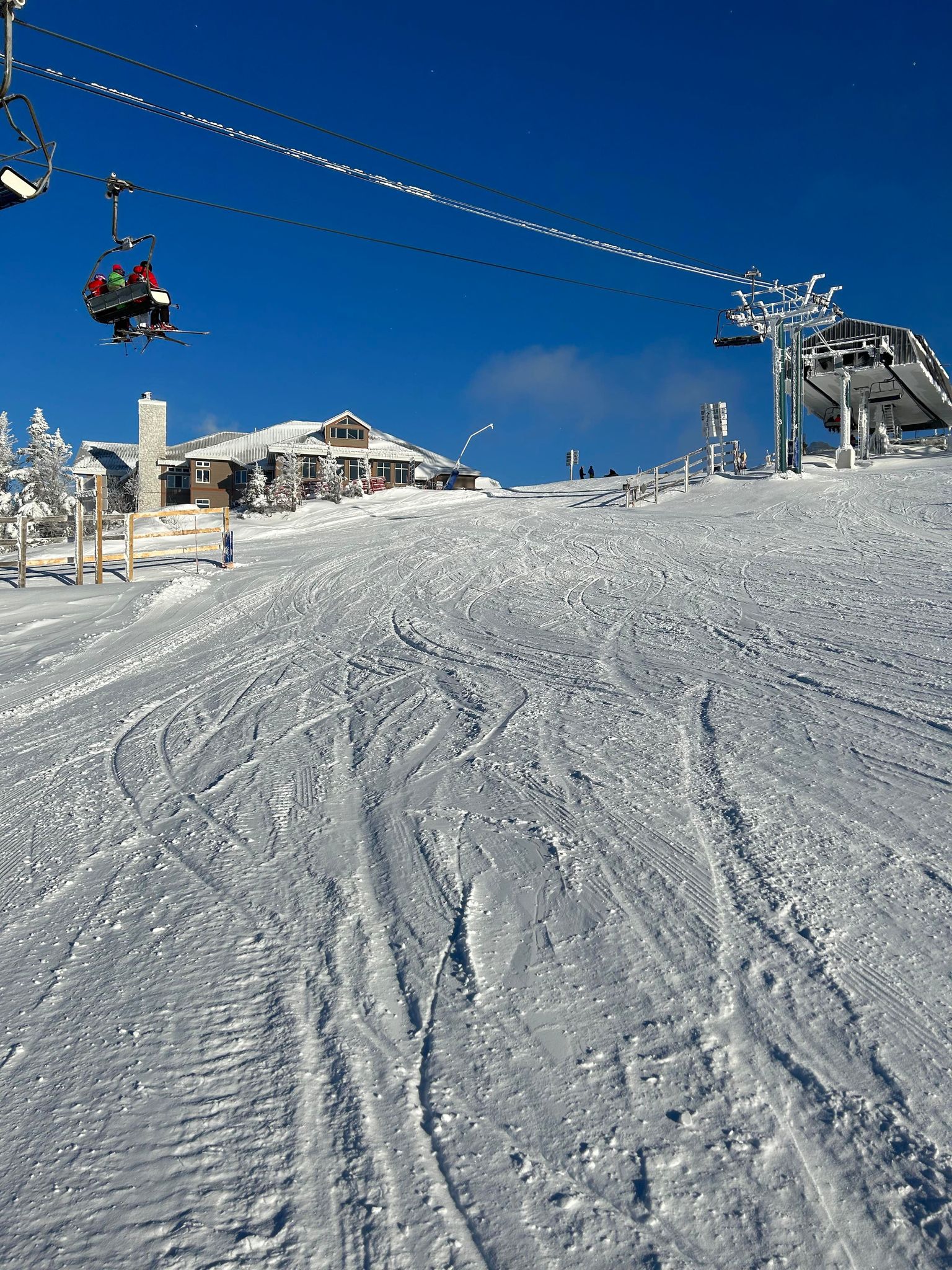 Mont Tremblant - De l'art sur la montagne et une belle qualité de neige